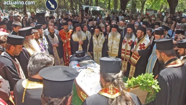 Прокуратурата прави втора експертиза на смъртта на митрополит Кирил