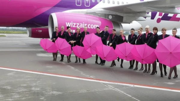 Транспортното министерство се зае с дублираните резервации на Wizz Air*