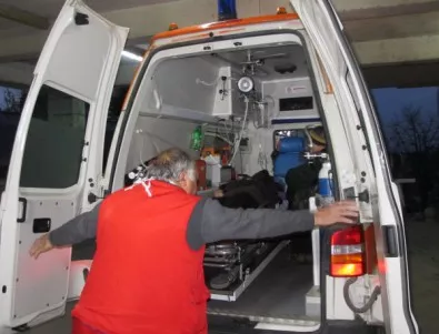 Линейки транспортираха две родилки от Вълчи дол до Варна