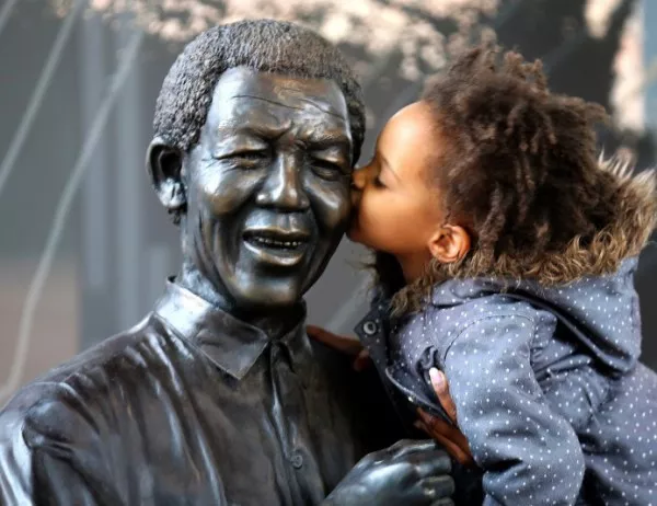 Денят на Нелсън Мандела: 67 минути в полза на обществото