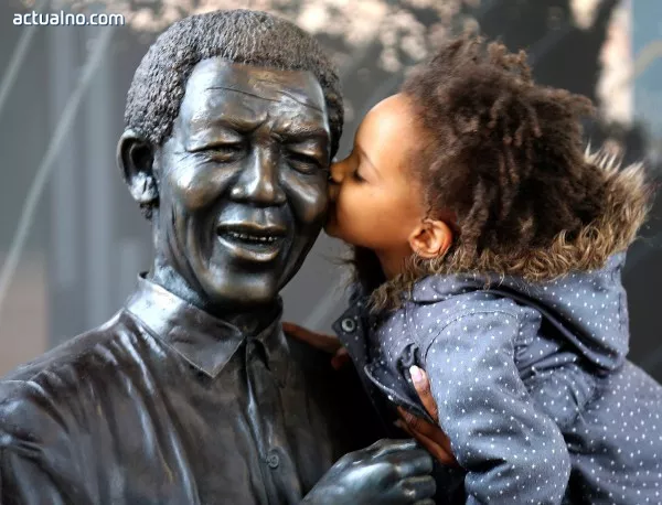 Статуя в Претория ще напомня за делото на Нелсън Мандела