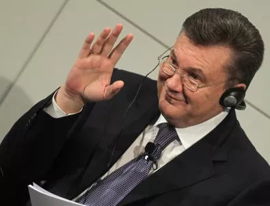 Янукович се смята за законен президент, моли Русия за защита