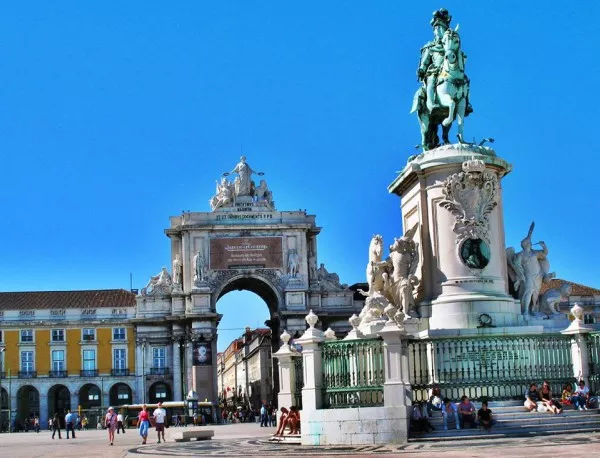 Тройката одобри португалския план за икономии 