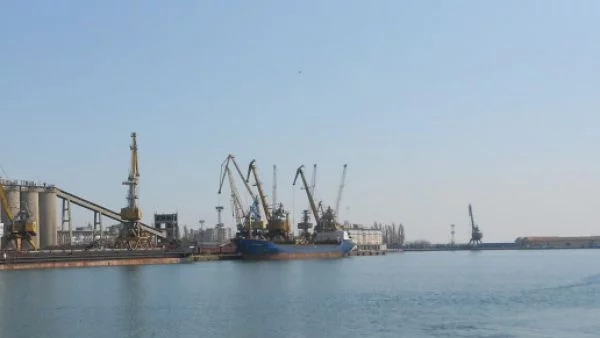 Български моряци са оставени без храна и пари на пристанище в Испания