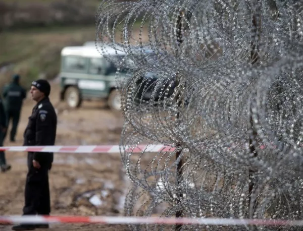 Осем бежанци се опитаха да преминат нелегално българо-турската граница