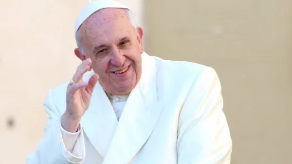 Папата ще посети Албания през септември 