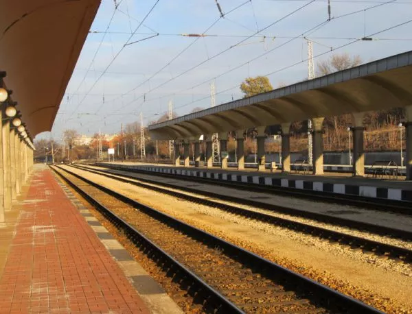 БДЖ връща продажбата на храна и напитки за влакове между София и Варна