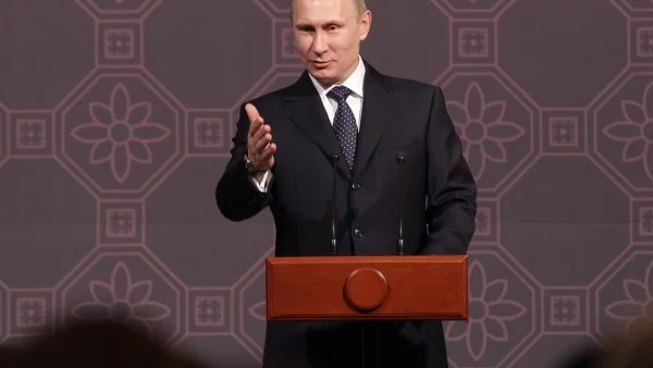 Путин: Тези, които взеха властта в Украйна с оръжие в ръка, сега искат да смачкат всички