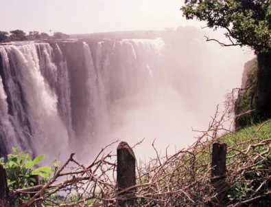 Властите в Зимбабве сменят името на водопада Виктория
