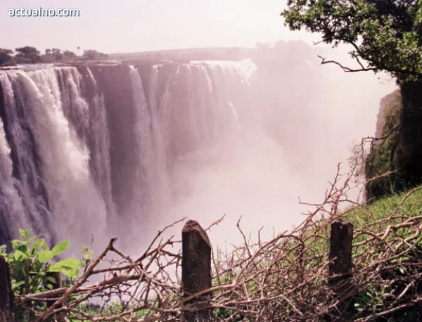 Властите в Зимбабве сменят името на водопада Виктория