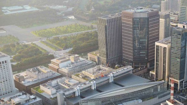 4 жертви при голям пожар в два хотела в Токио