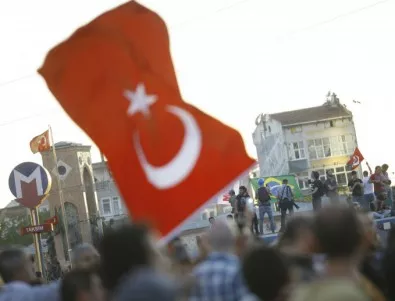 Бивш турски министър: Слагахме сълзотворен газ във водните оръдия за протестите