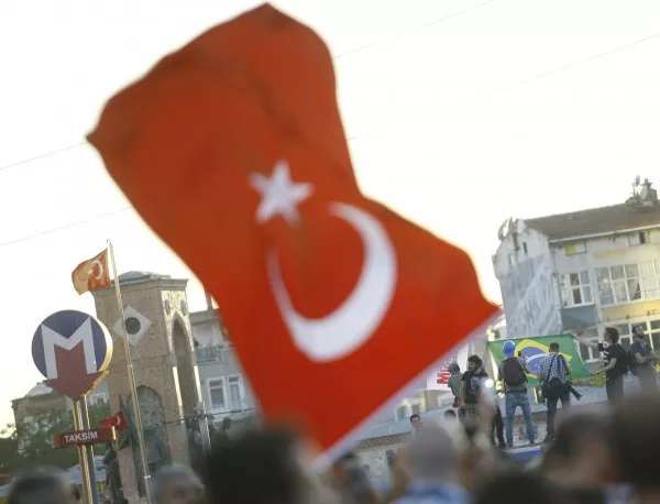 Турция гласува спорен законопроект