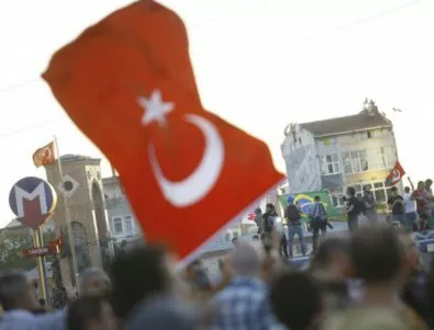 В Турция журналисти протестираха срещу натиска върху медиите