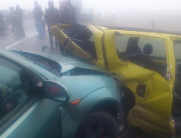 Над 100 коли във верижна катастрофа по магистралата Белград - Загреб, има загинали