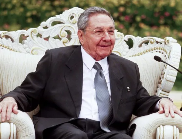 Раул Кастро запазва лидерския си пост в Кубинската комунистическа партия