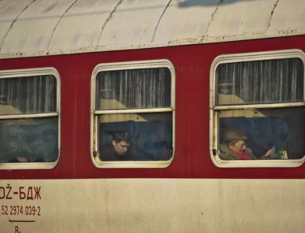 Сигнал за бомба и пожар спря бързия влак София - Кулата