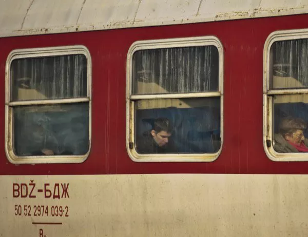 БДЖ осигурява над 13 800 допълнителни места във влаковете за почивните дни