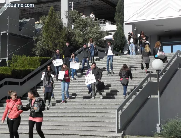 Ректорът на ЮЗУ: В университета полиция не е влизала, влезе СОТ