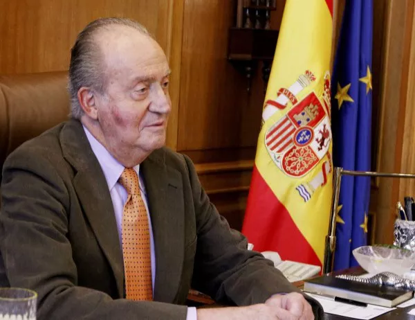 Хуан Карлос I става крал на Испания