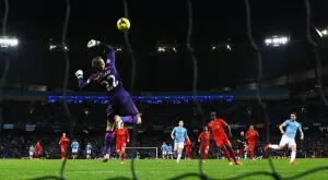 ВИДЕО: На стотна от грешката - Миньоле с безумно добър финт срещу Обамеянг