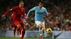 Екип на Меси, шалче на Роналдо... има човек с Лукас Лейва на телефона си (СНИМКА)