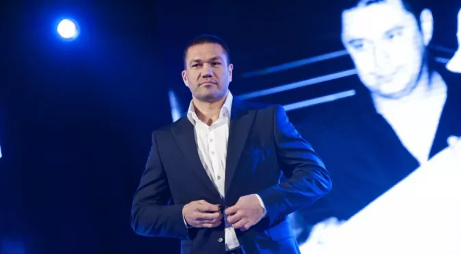 Лекар на Кличко: Владимир ще бие Пулев с една ръка