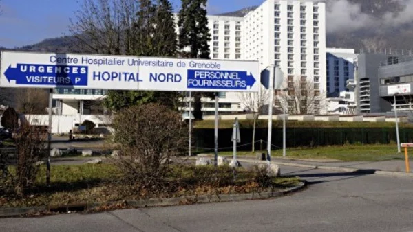 Мълчаливо бдение пред болницата, където Шумахер се бори за живота си