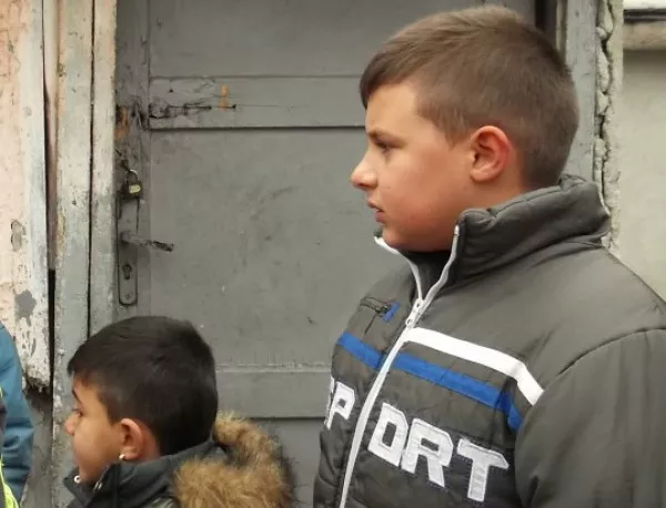 Във Варна изработиха наръчник за деца срещу ксенофобията