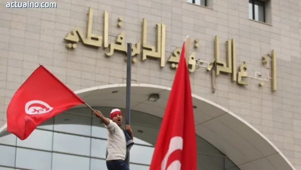 В Тунис отхвърлиха исляма като основен източник на законност