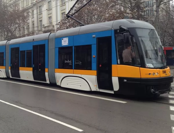 Фандъкова: Очаквам от 1 юли да се движат новите трамваи по бул. "България"