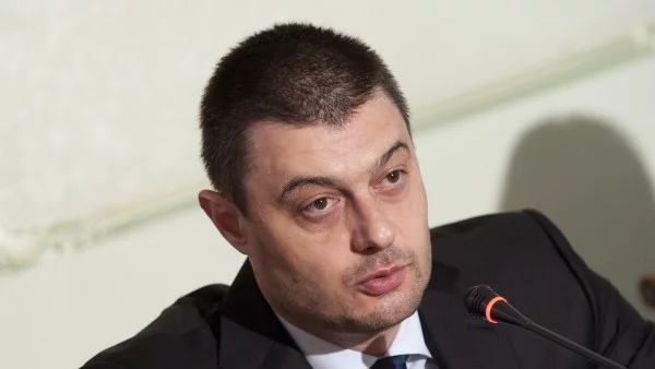 Бареков вярва, че депутати от ГЕРБ и БСП ще подкрепят "Чисти ръце"