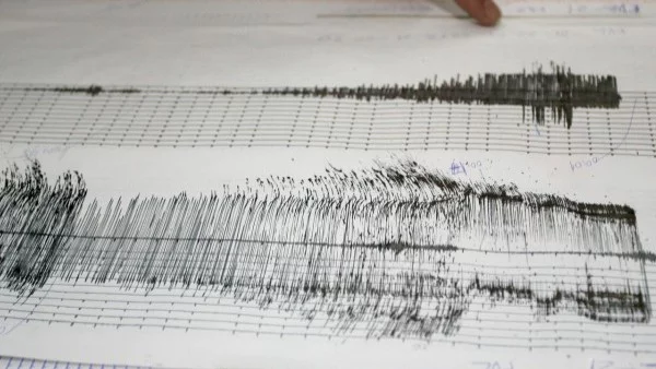БАН успокои: Солунското земетръсно огнище не влияе на България