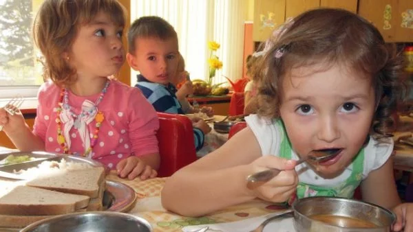 Столовата в училище само с продукти от региона