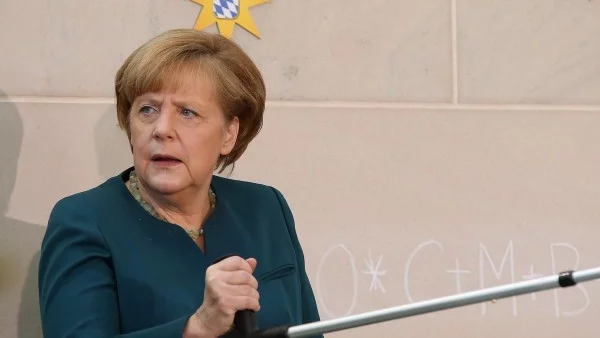 Меркел: Неприемливо е британците да призовават за излизане от ЕС