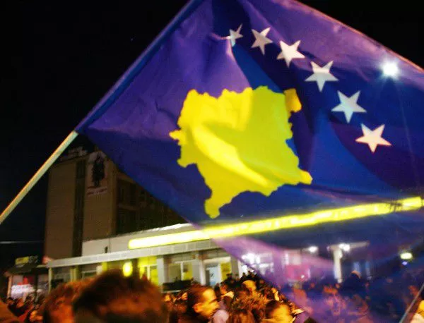 Поне 80 души са задържани на антиправителствен протест в Прищина