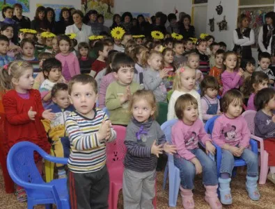 Държавата подготвя специални врати за детските клубове