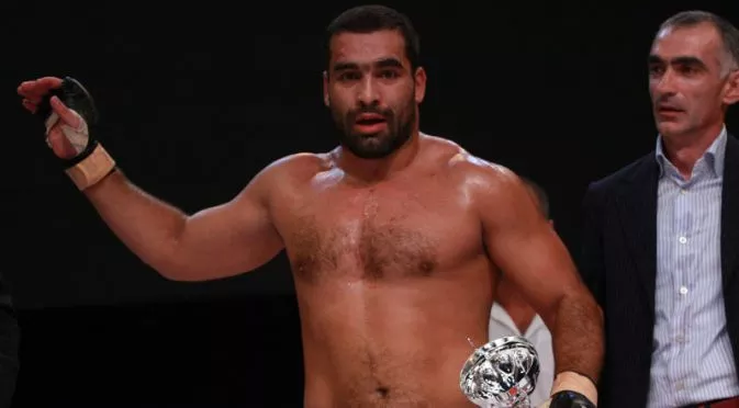 Багата се завръща на ринга в спор за световната титла
