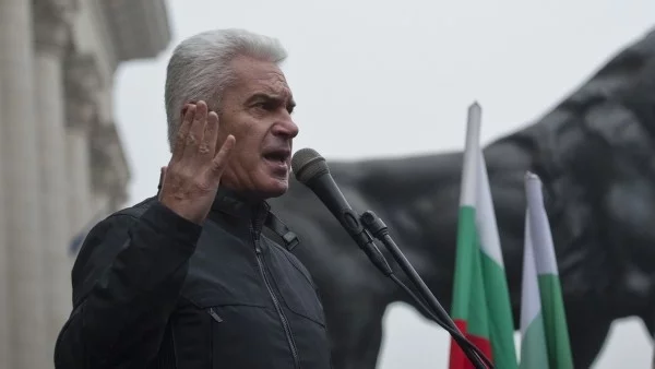 Сидеров пред Ройтерс: "Атака" ще свали правителството, ако то подкрепи санкции срещу Русия 