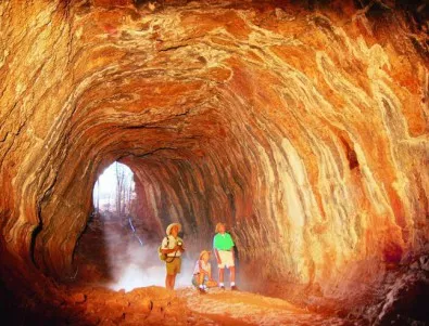 Уникалният природен феномен, наречен „пещери от лава”