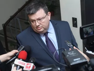 Цацаров: Ако Сидеров си мисли, че може да удря полицай и да говори за натиск, бърка