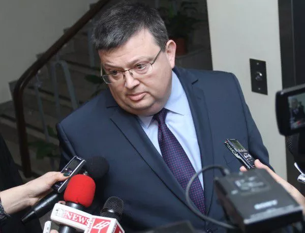 Цацаров поиска от ЦИК свалянето на имунитета на втори кандидат за общински съветник