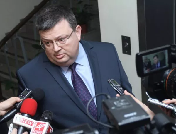Цацаров поиска повече пари и магистрати за граничните прокуратури и съдилища