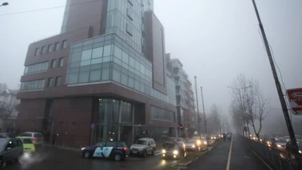 Шофьор потроши пет автомобила в София и избяга