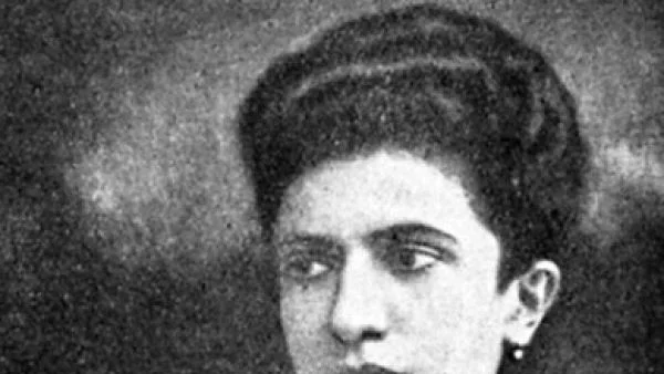 Умира Мара Бунева