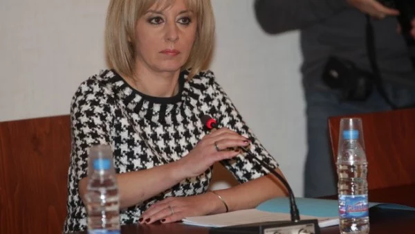 Манолова се разочарова от Калфин, БСП инвестирала много в него