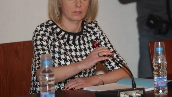 Манолова: Изборният кодекс вероятно ще бъде приет през февруари