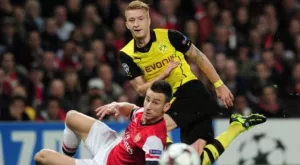 "Die Welt": Арсенал води в битката за Ройс