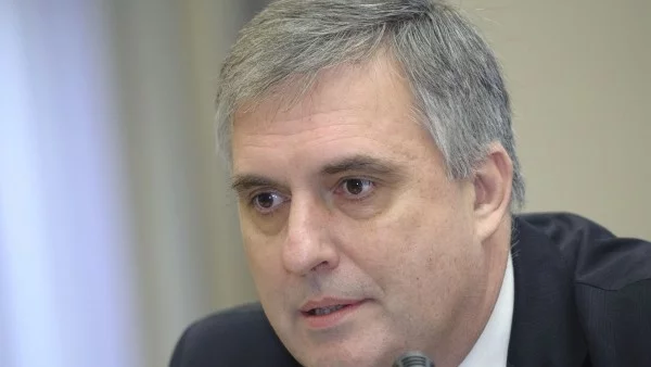 Калфин: Срещата на Борисов с Местан е символ