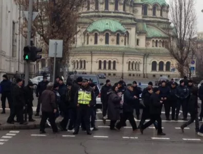 Полицейска блокада и масови проверки за празника в София днес